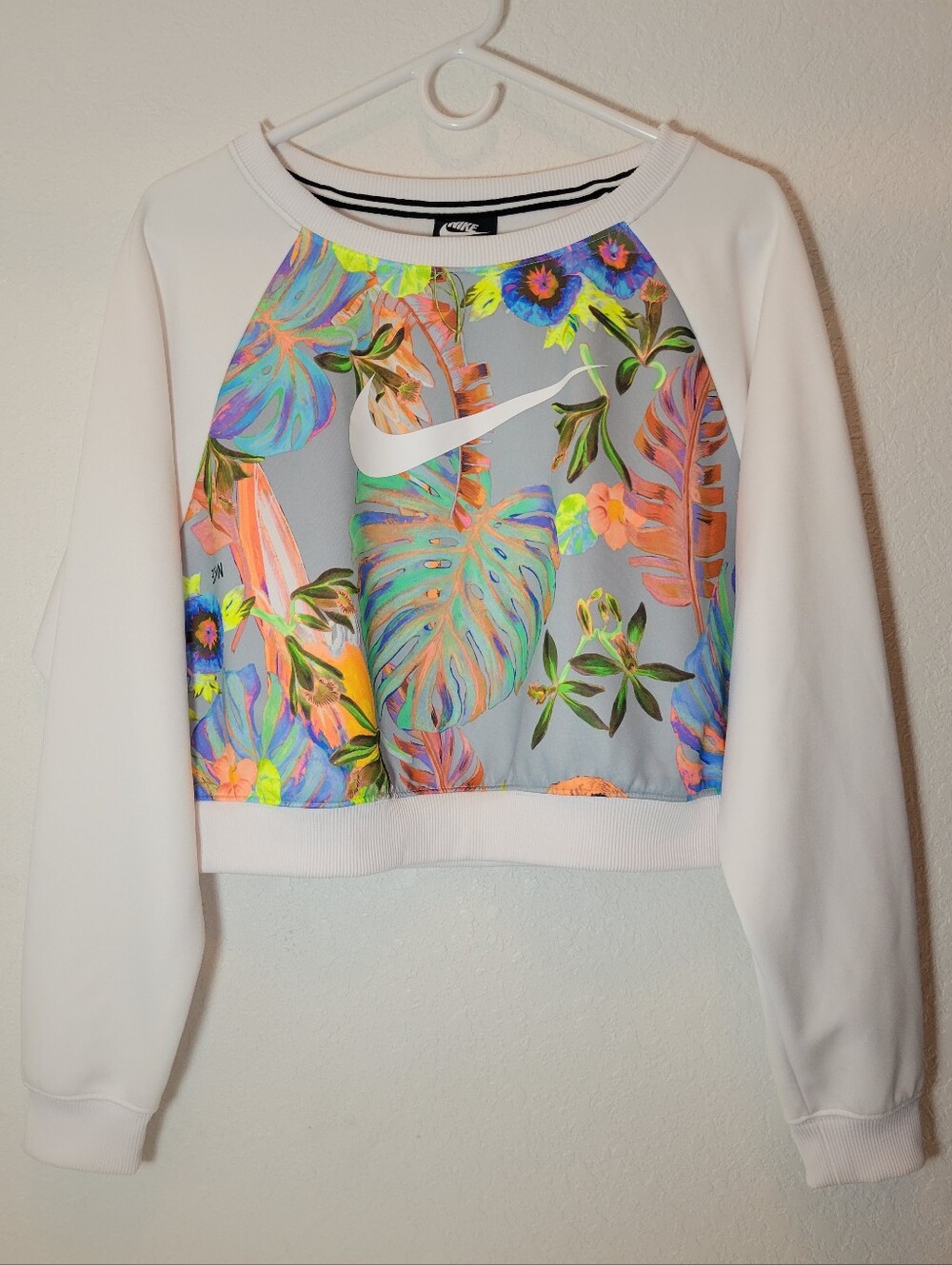 Nike Hyper Femme Crop Sweatshirt Women's Sz L White Tropical Parrot- Read‎